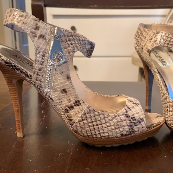 Michael Kors Snakeskin Stilettos - Picture 4 of 11